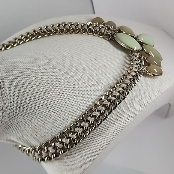 Chain Ribbon Cabochon Light Green Statement Necklace - Picture 3 of 9